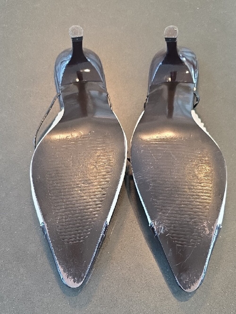 Vintage Two-Tone Pointed Toe Slingback Mules - Black & Cream - Picture 3 of 6